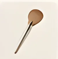 Kabuki powder brush