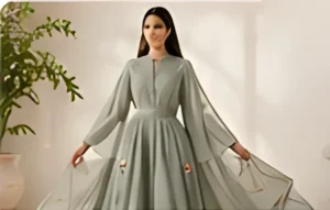 Loose dress with long sleeves